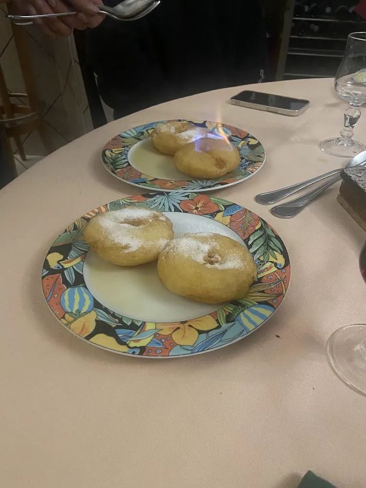 Beignet D’ananas Flambe Au Rhum